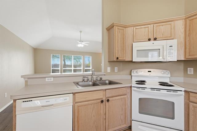 Building Photo - 9229 Chesapeake Ln