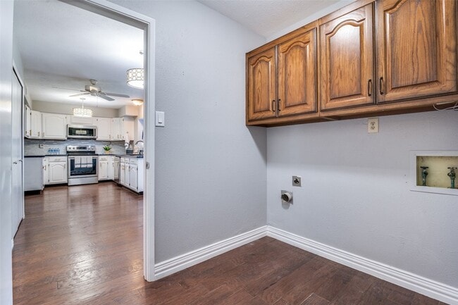 Building Photo - 4552 Fremont Ln
