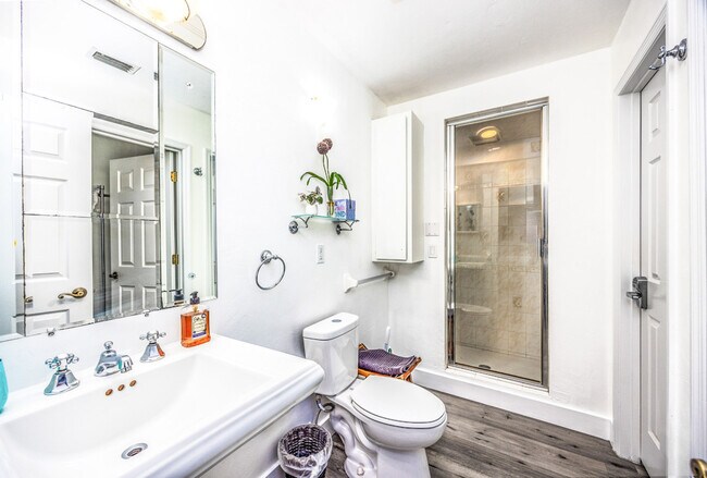 Building Photo - 4726 NW 27 Pl