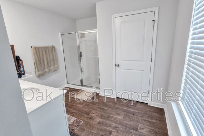Building Photo - 341 Bering Ln