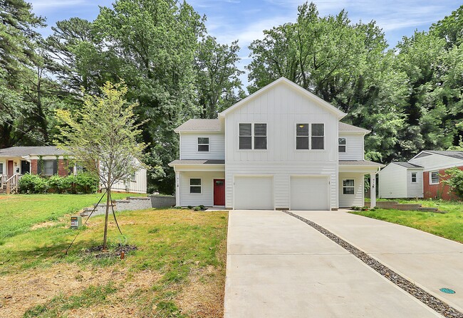 Building Photo - 911 Yellowstone Dr