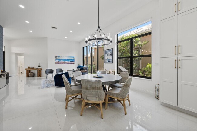 Building Photo - 4413 Barclay Fair Way