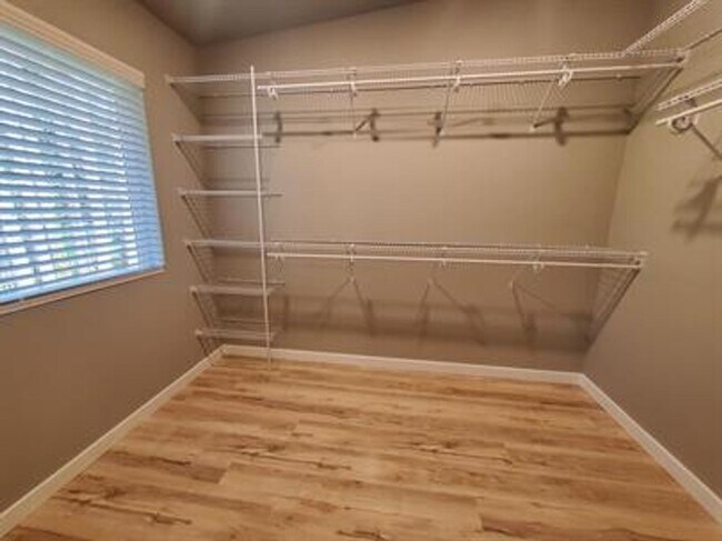 Building Photo - 3 Bedroom 2.5 Bath in Tumwater