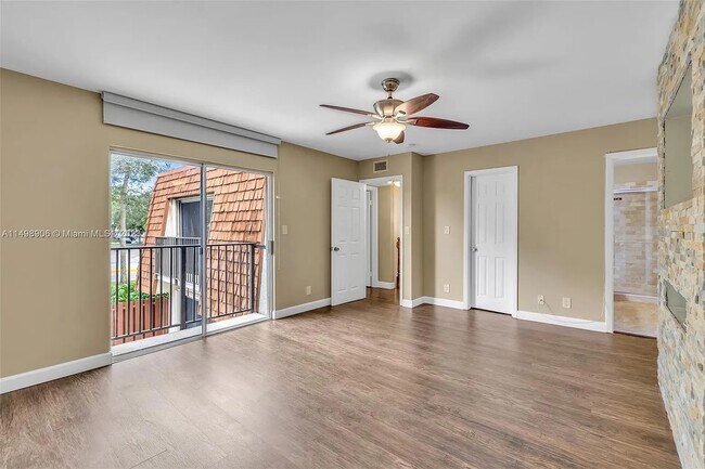 Building Photo - 9100 SW 22nd Ct