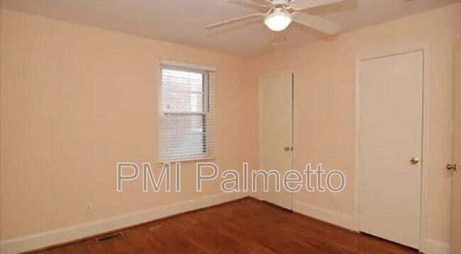 Building Photo - 1005 Wando St