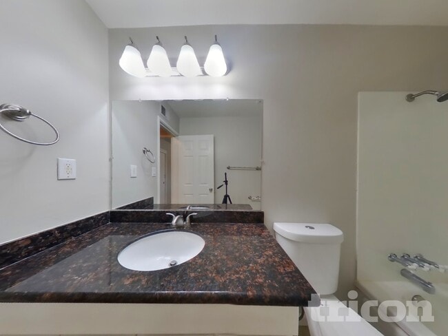 Building Photo - 378 Acacia St