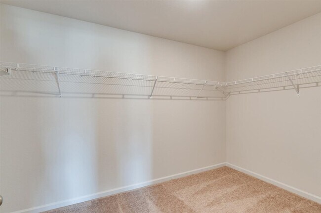 Building Photo - 737 Woody Dr