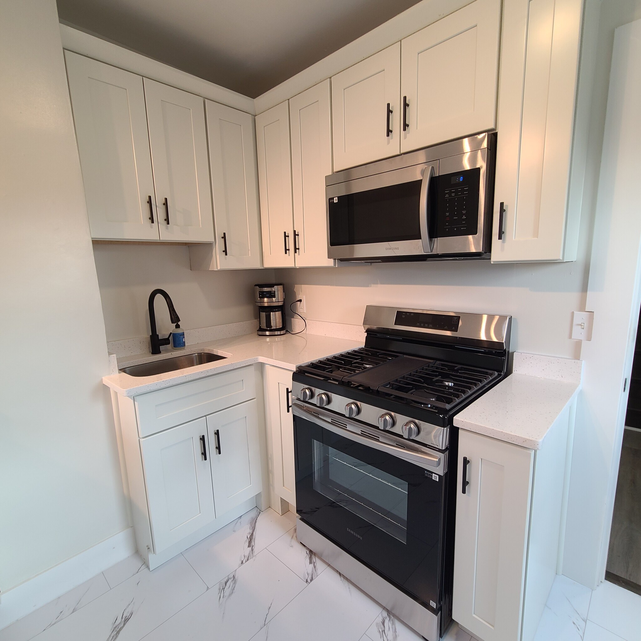 Kitchen - 3402 Portland Ave