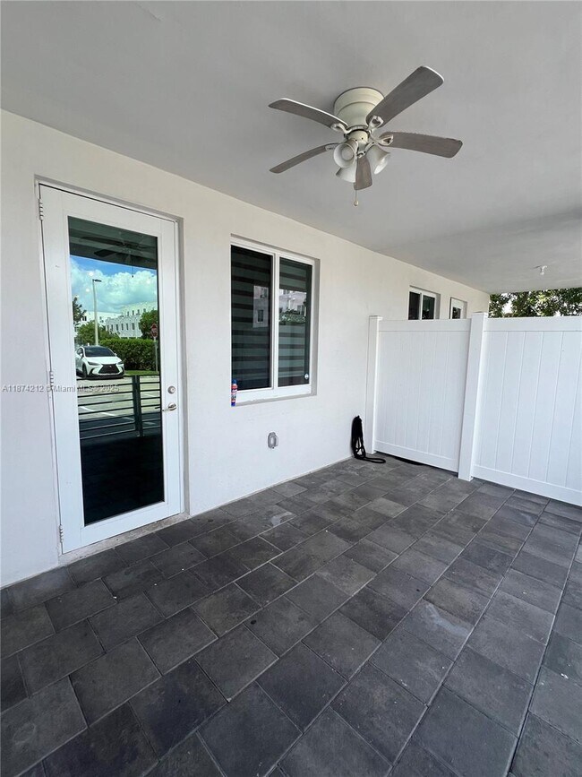 Building Photo - 10295 NW 64th Terrace