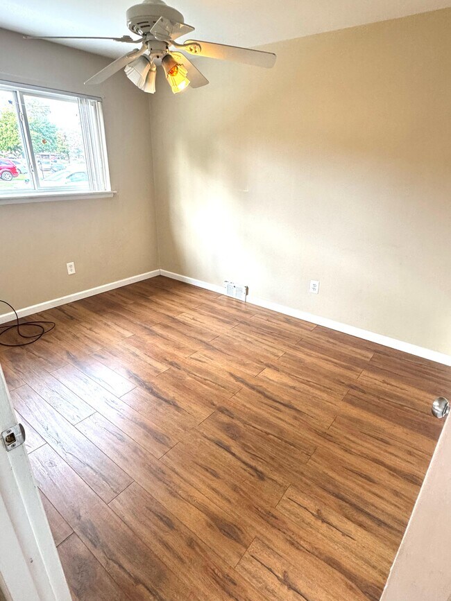 Building Photo - 29415 Cunningham Dr