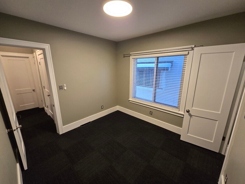 main bed - 1019 Widdicomb Ave NW