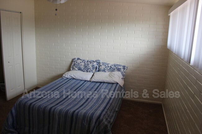 Building Photo - 8131 E Beverly St