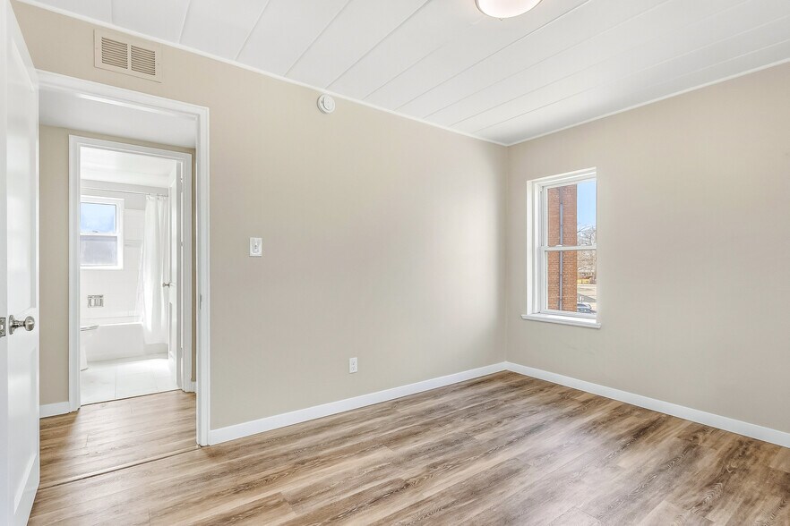 Building Photo - 24 Sherman Ter