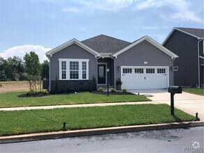 Building Photo - 42 Eagleview Dr