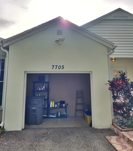 Building Photo - 7705 Forest Green Ln
