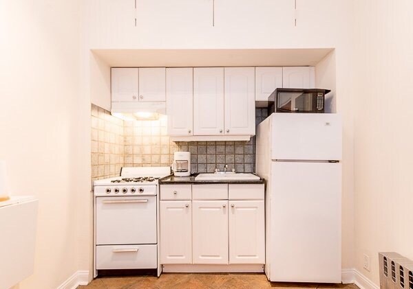 Building Photo - 405 E 61st St