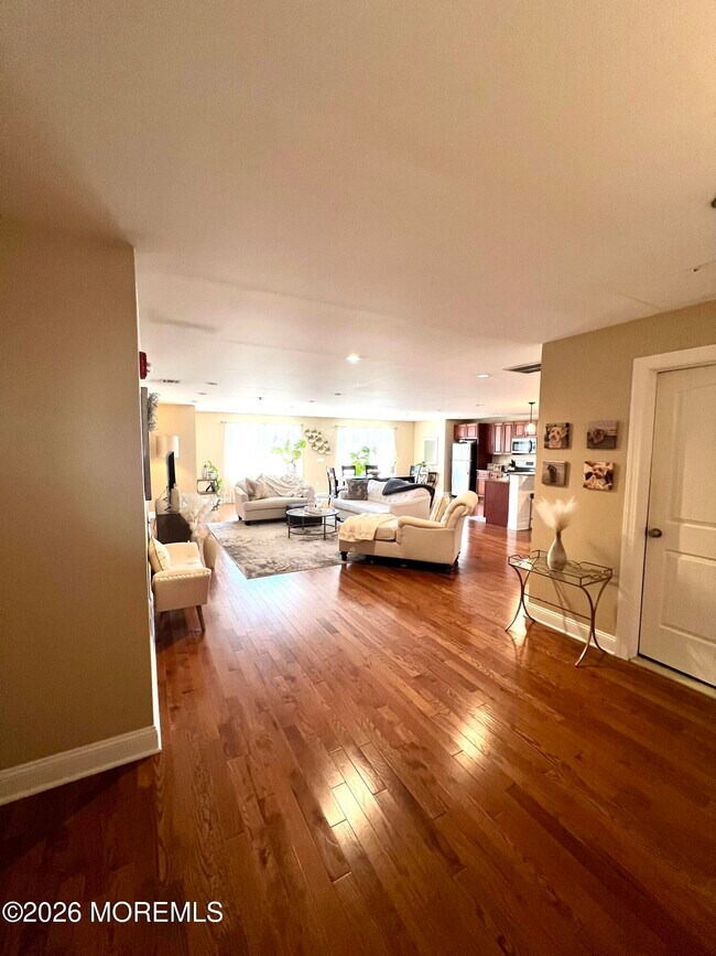 Building Photo - 256 Mantoloking Rd