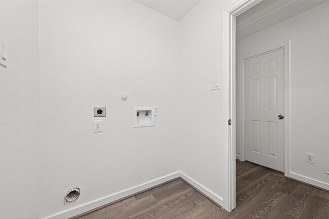 Building Photo - 7714 Stallion Trail Dr