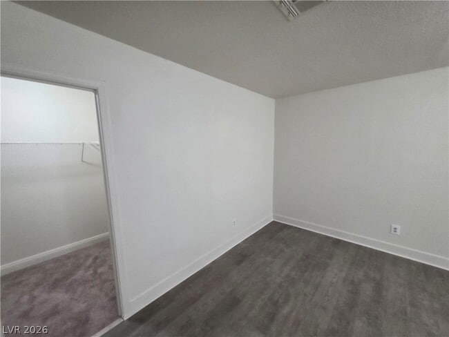 Building Photo - 3412 Townhouse Dr