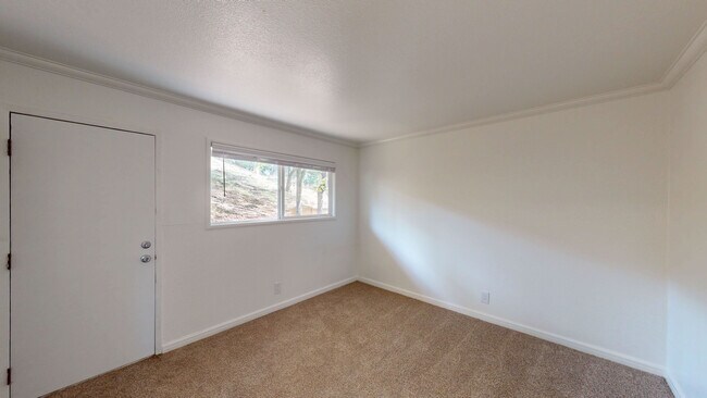 Building Photo - 7 Merrydale Rd