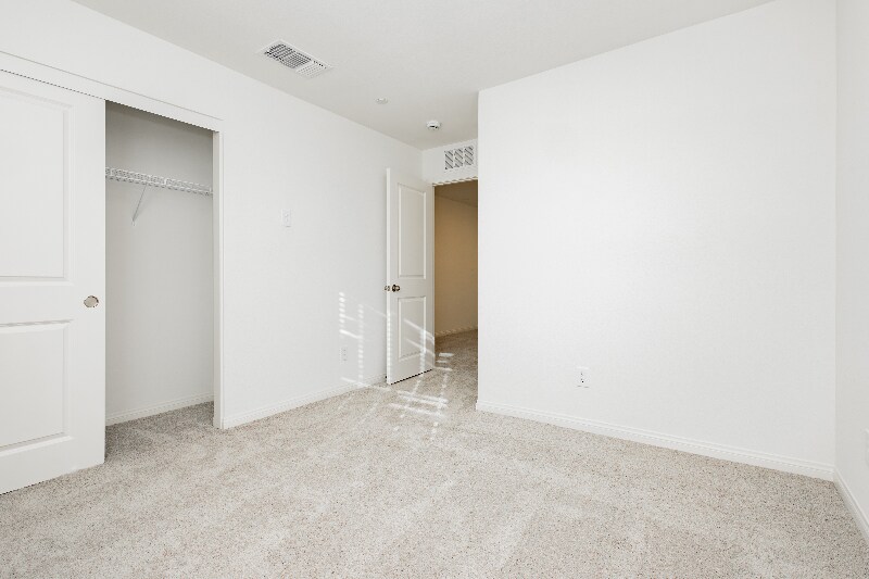 Building Photo - 2763 Fantoni St