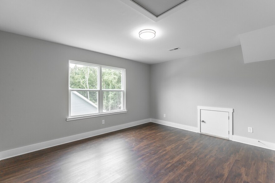 Building Photo - 4646 Heiskell Dr