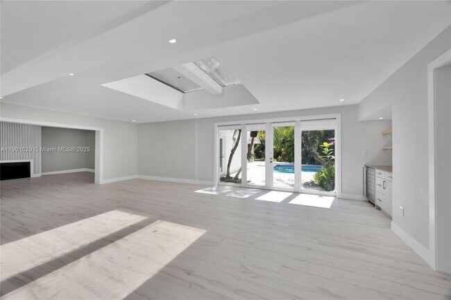 Building Photo - 8303 Old Cutler Rd