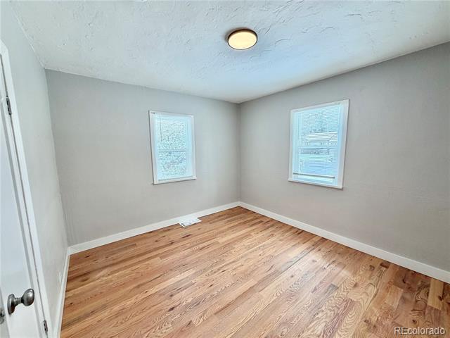 Building Photo - 988 Yates St