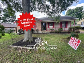 Building Photo - 3 Bedroom in Hickory Ridge - South Riverdale