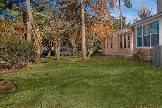 Building Photo - 78 E Foxbriar Forest Cir