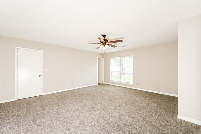 Building Photo - 2468 Mistletoe Ln SW