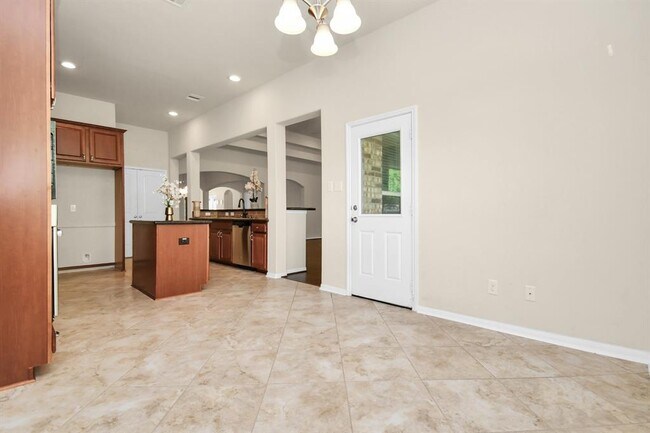 Building Photo - 1122 Boxwood Dr