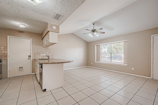 Building Photo - 7027 Inkberry Dr