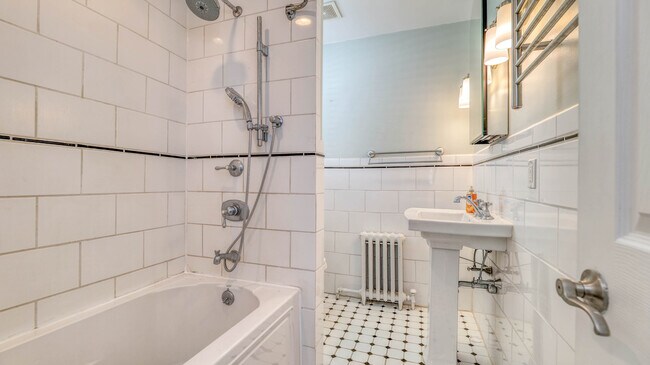 Building Photo - 8 N Nashville Ave