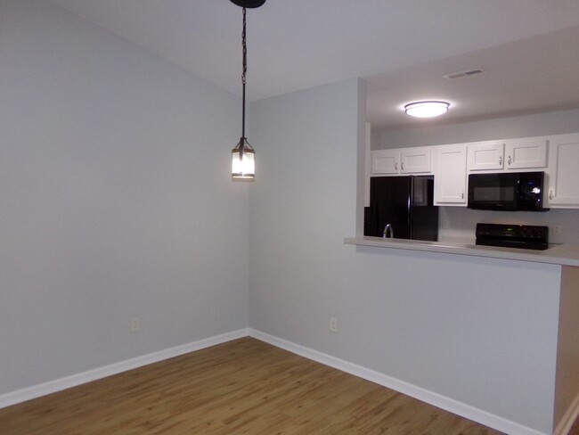 Building Photo - Modern Duplex in Havelock