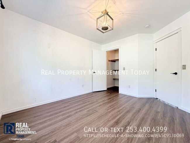 Building Photo - 16914 120th Ave E