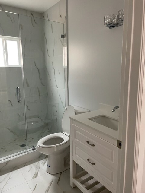 bathroom - 436 N Shelton St