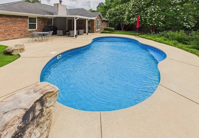 Building Photo - 7047 Dovefield Way