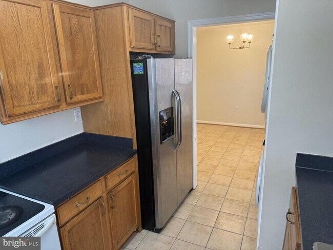 Building Photo - 540 Peacock Dr