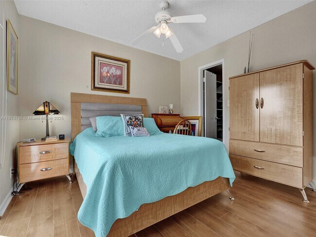 Building Photo - 8662 Bridle Path Ct
