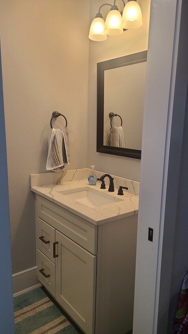 Building Photo - 25 Wilmer St