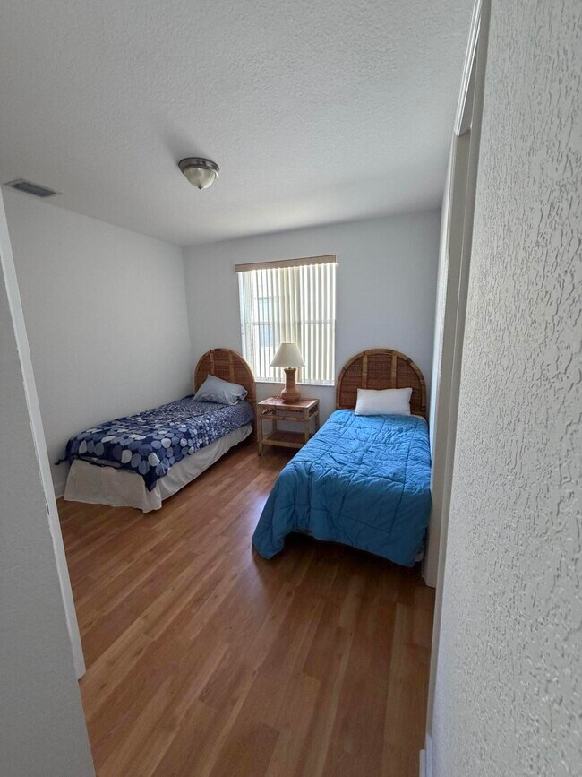 Building Photo - 10440 Cypress Lakes Preserve Dr