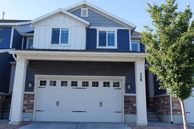 Primary Photo - 528 Fox Chase Dr