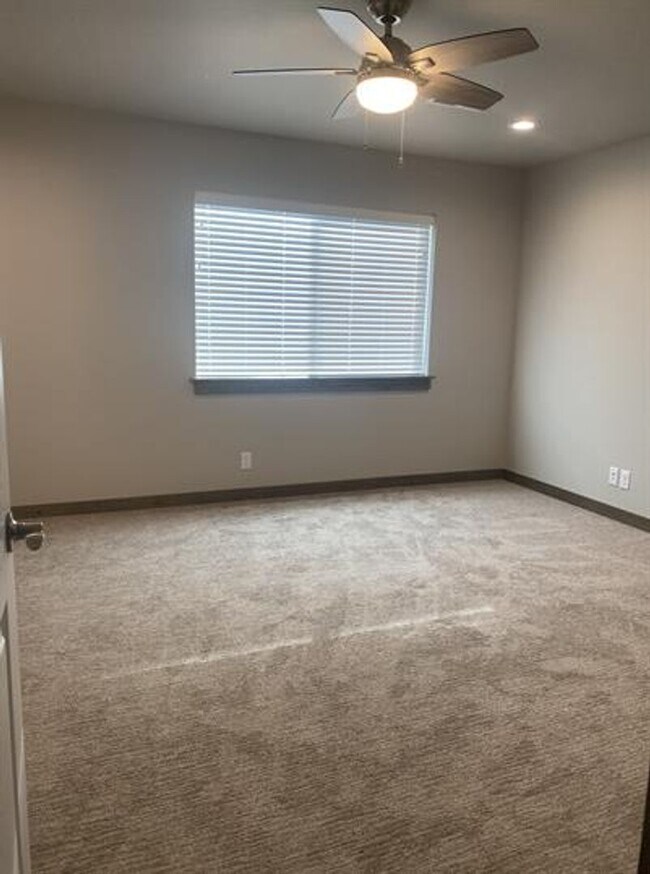 Building Photo - 1313 Fozzie Ln