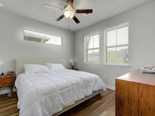 Building Photo - 7913 Mellencamp Dr