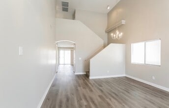 Building Photo - 3134 W Wayland Dr