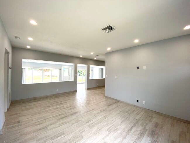 Building Photo - 228 Codrington Dr