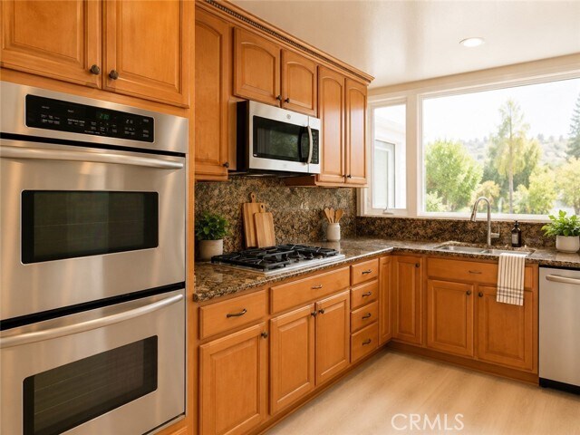 Building Photo - 18048 Karen Dr