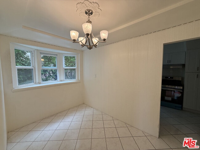 Building Photo - 211 S Arnaz Dr