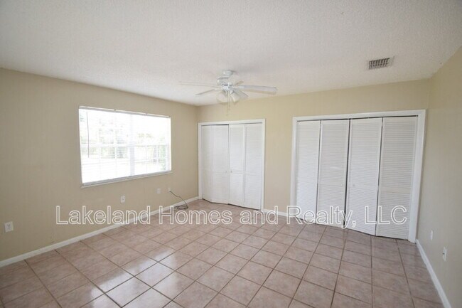 Building Photo - 1204 Honeytree Ln W